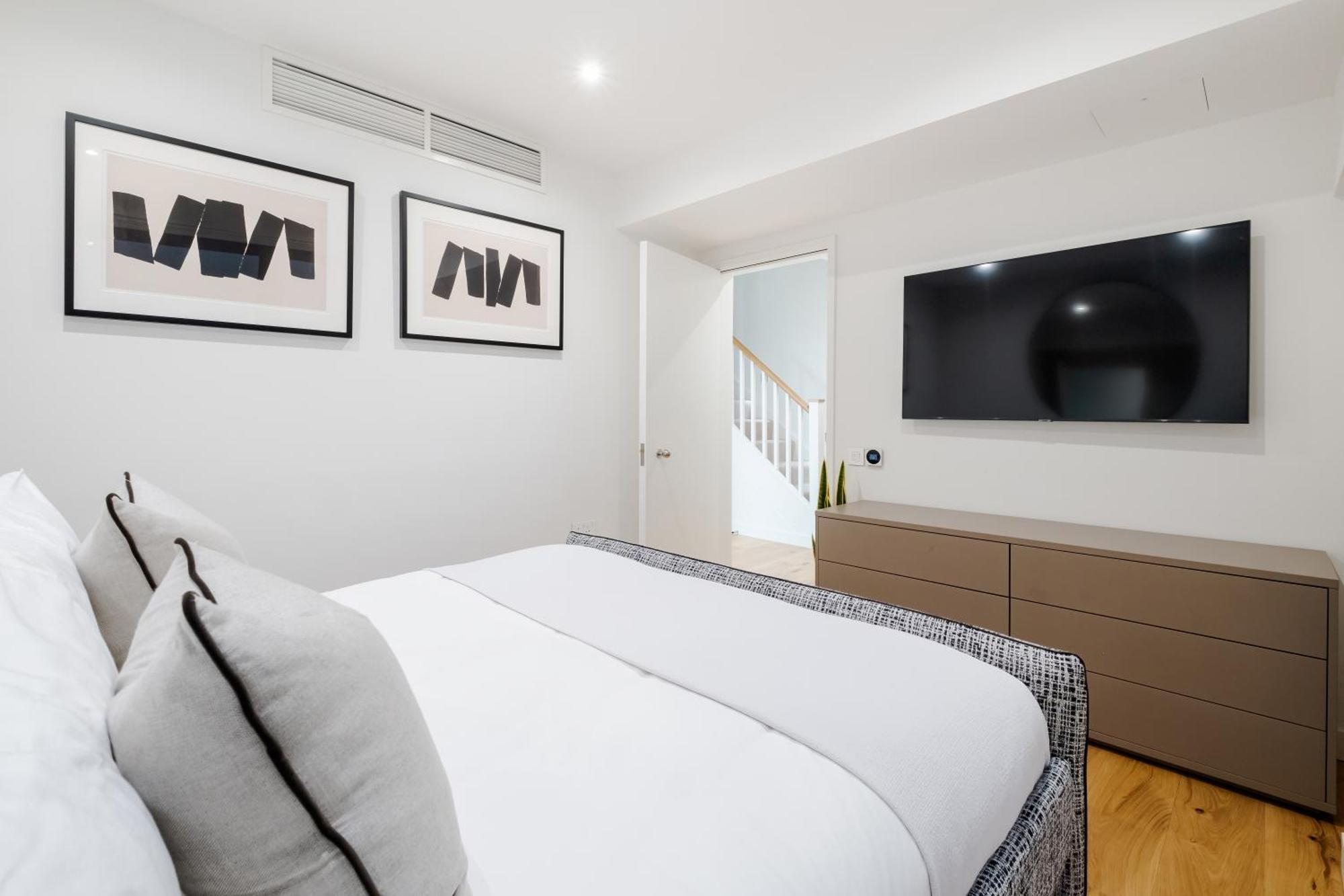Luxury Mayfair Townhouse With A/c 3br 3ba London