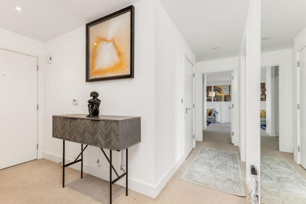 Appartement Khayat Homes - The Ferry - Two Bed Londen