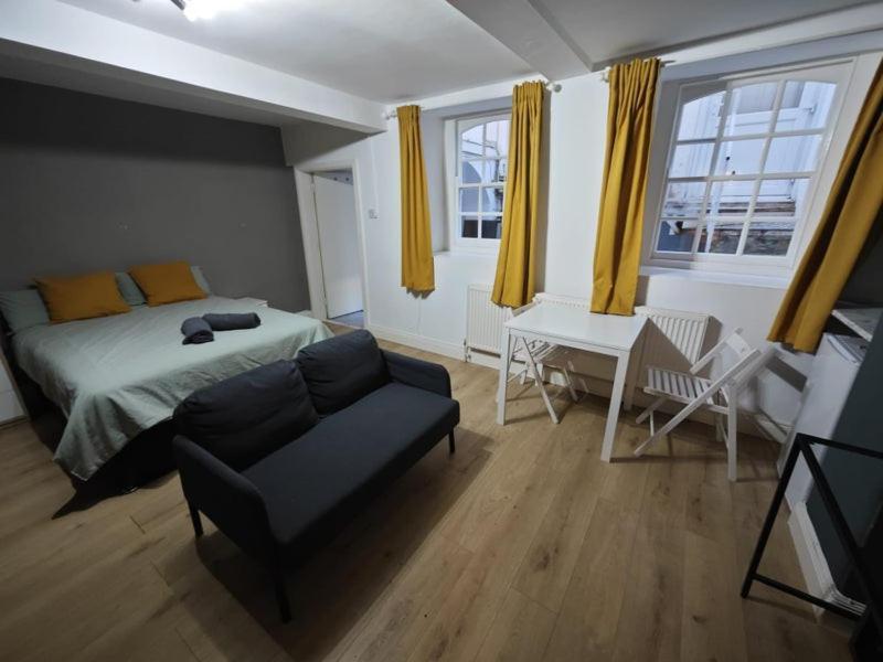 New Studio Flat In Old Street - Zone 1 *