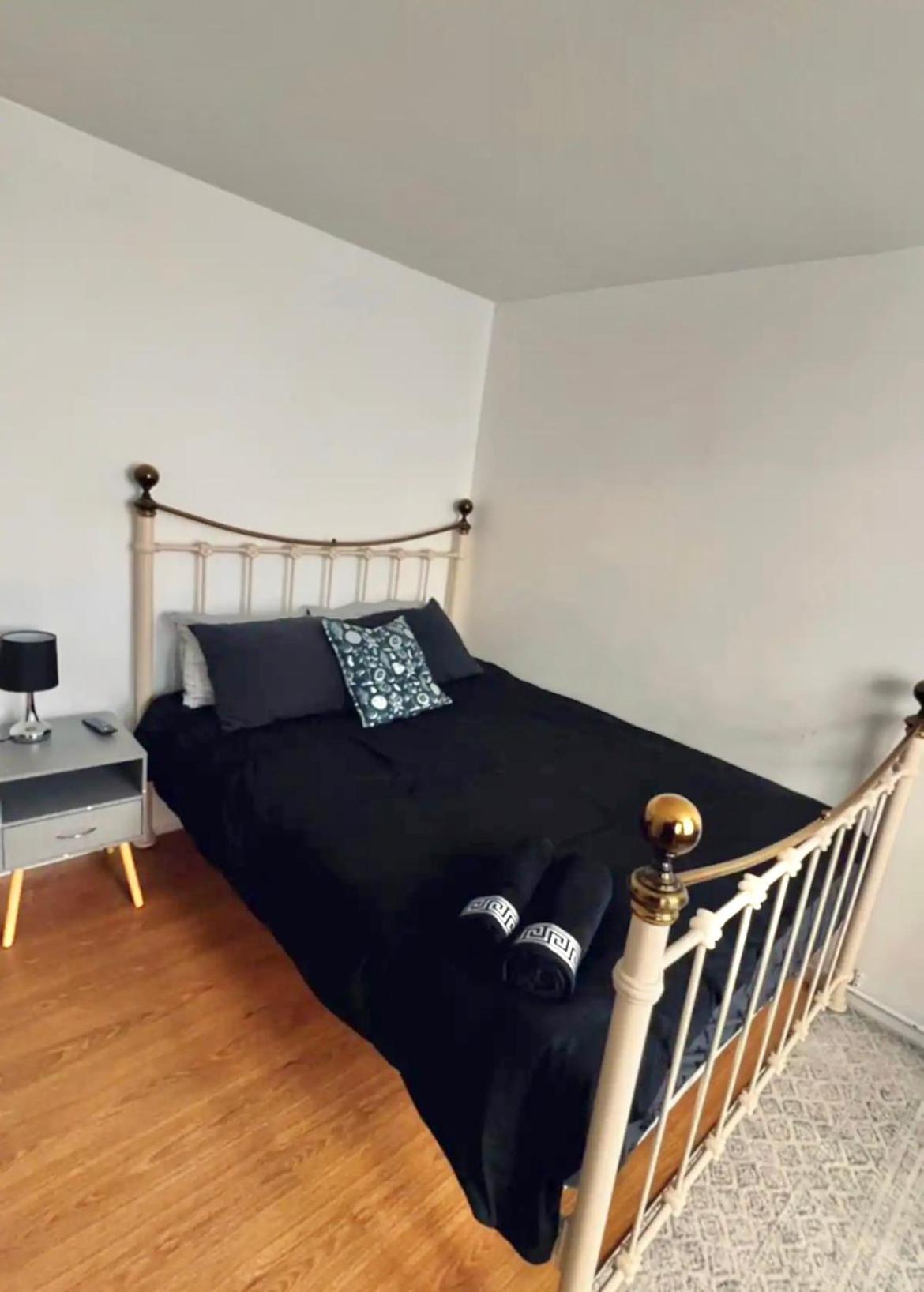 Entire 2 Bedroom House In Hackney Hébergement de vacances *