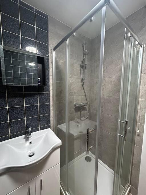 Spacious Flat In Apartamento Londres