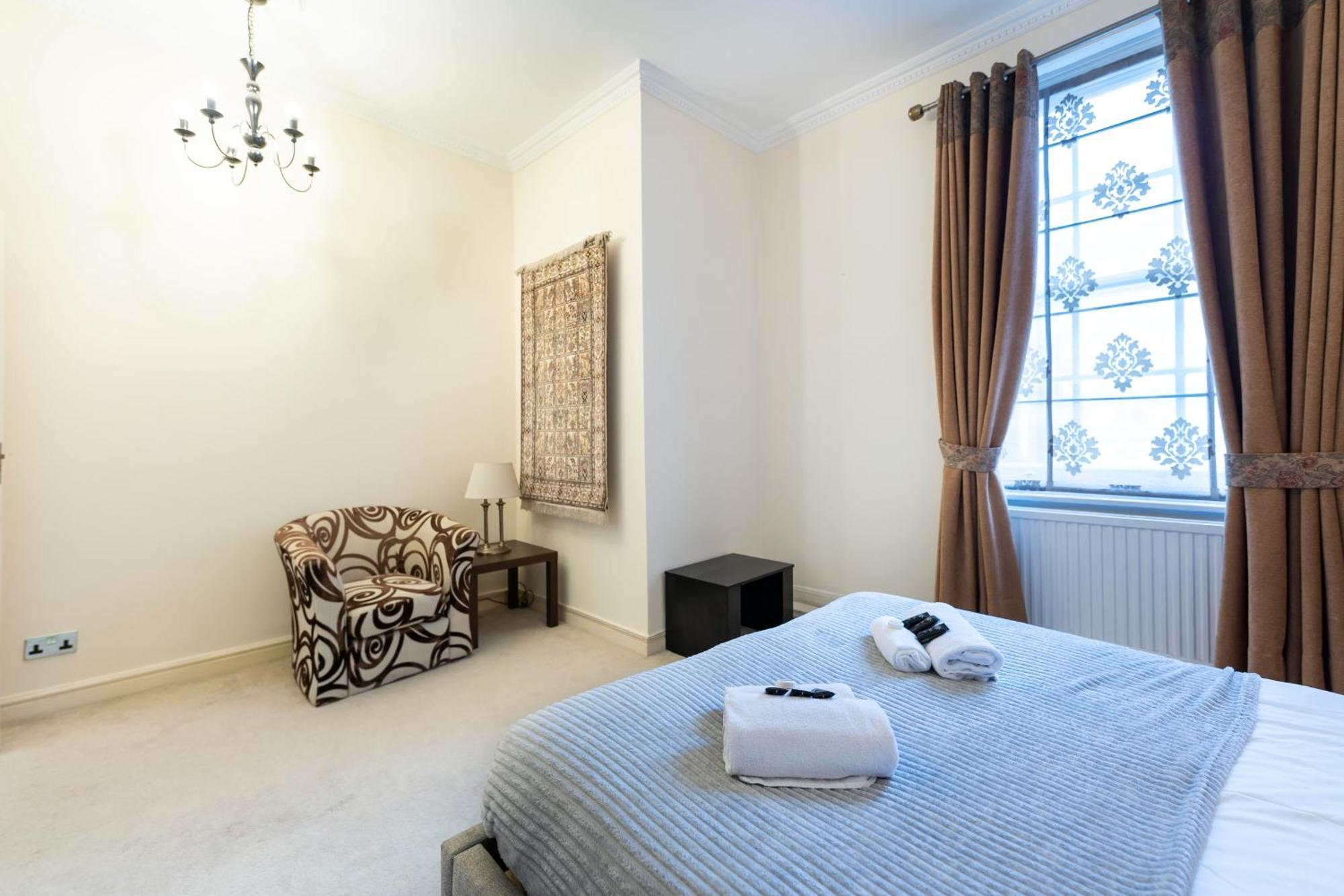 Apartment Luxury 4 Bedroom Flat In Sussex Gardens *