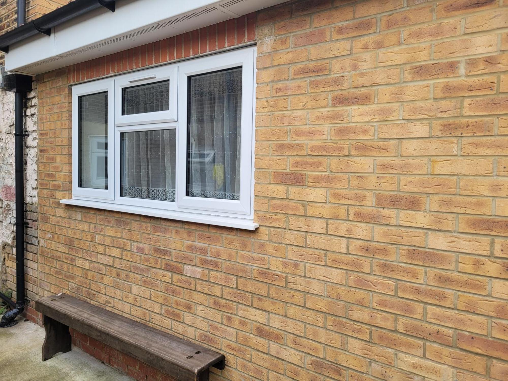 Lovely 2-bed Fully Refurbished House In *