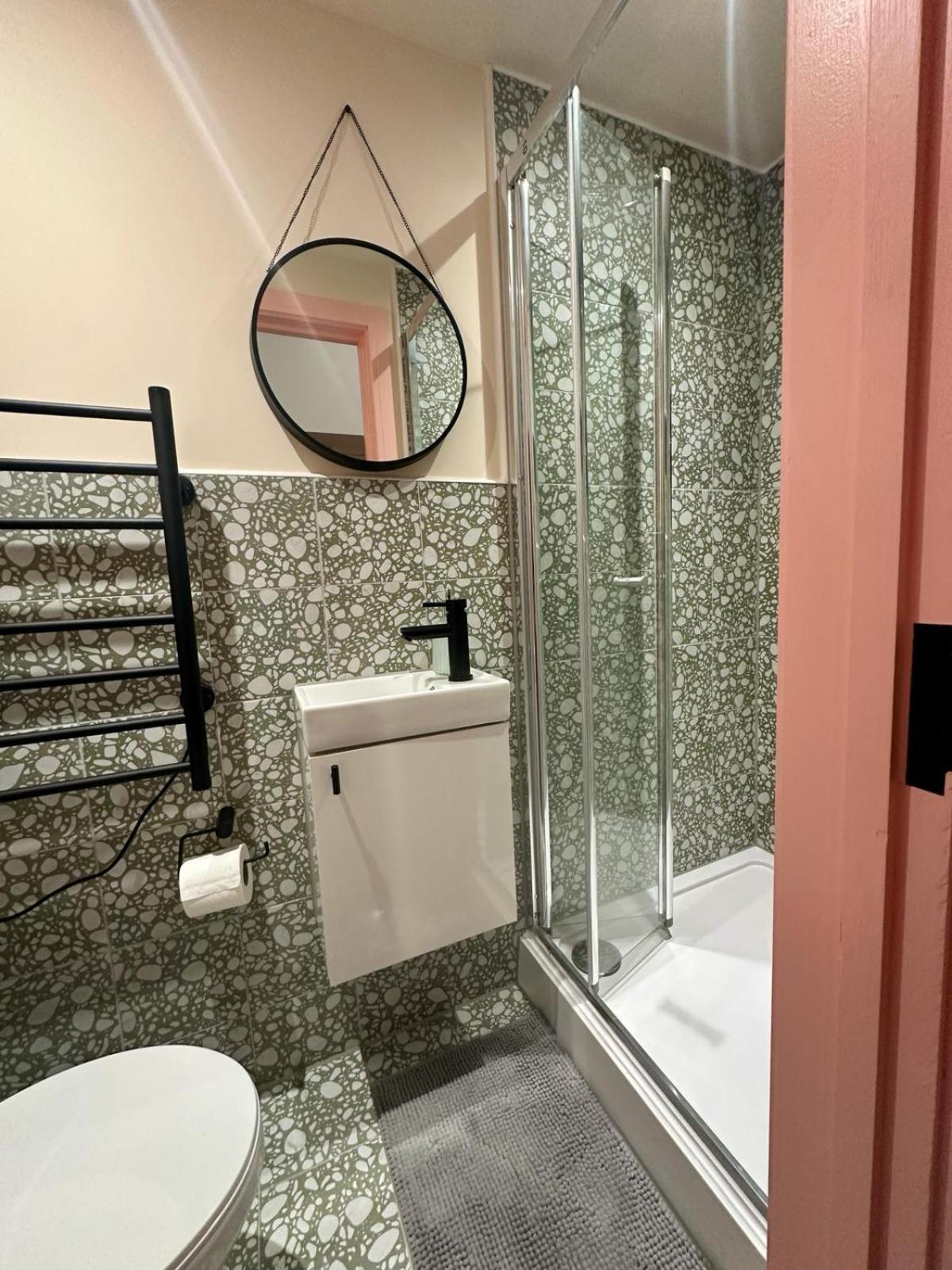 Casa de hóspedes Cozy En-suite Loft In Trendy Local *