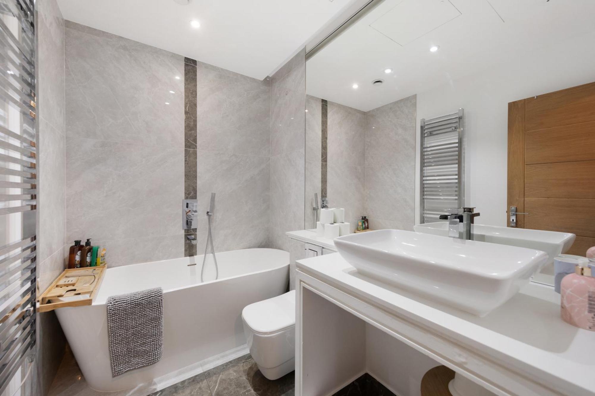 The Pearl - Luxury 5* With Park View Appartement
