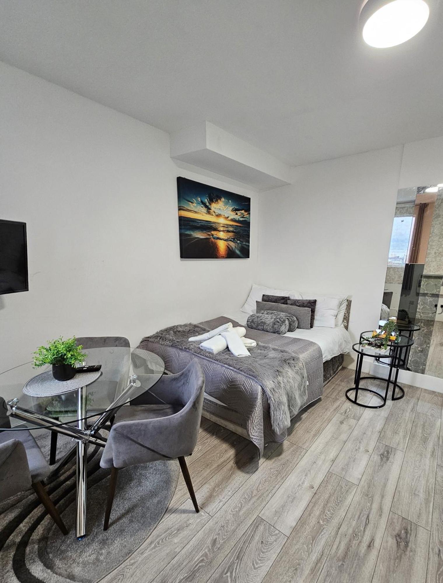 Stylish Near Kensal Londen