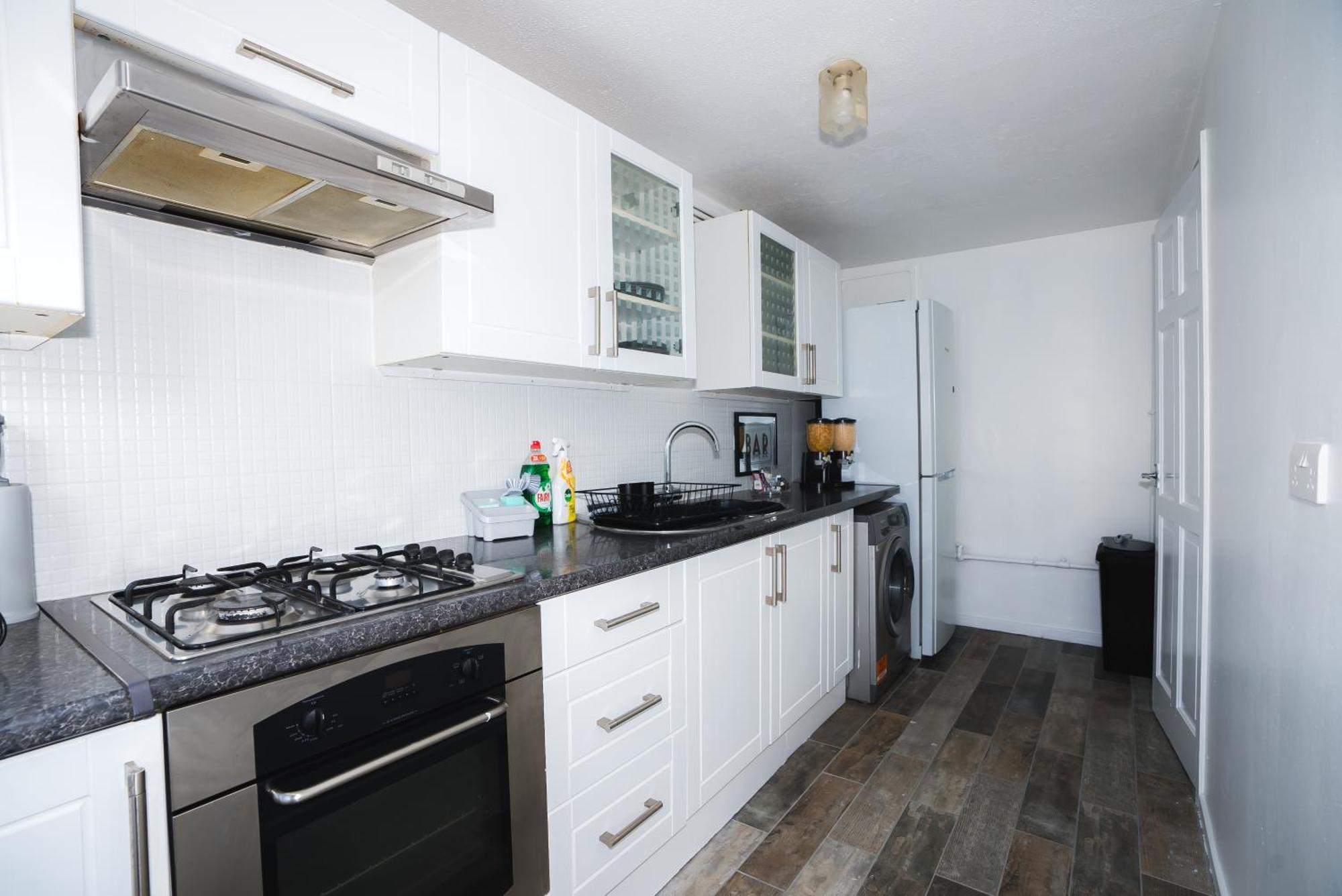 1 Bed Flat Tottenham Hale N17 Appartement *