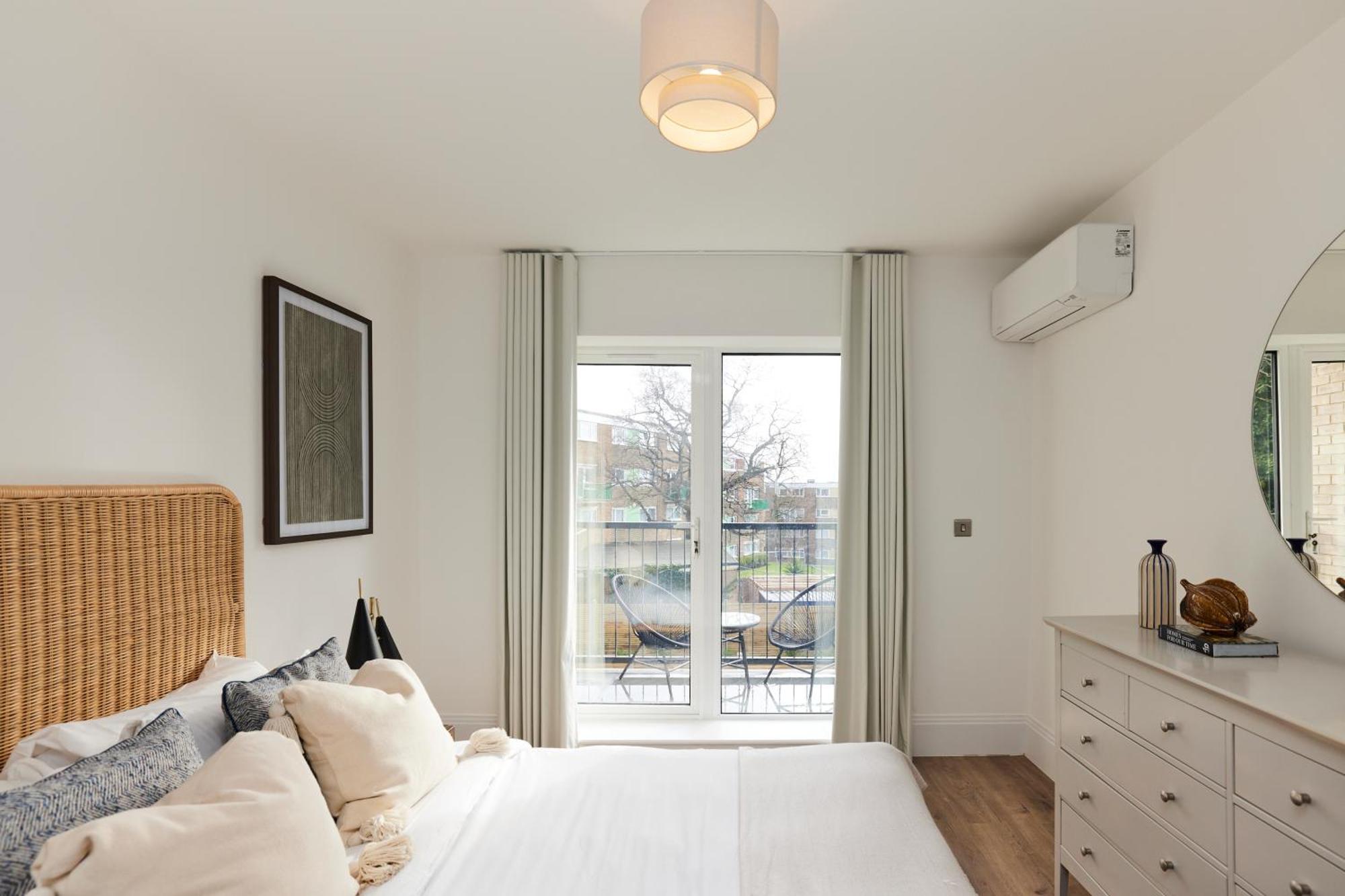 The Wembley Park Wonder - Charming 2bdr Flat With Balcony Londen