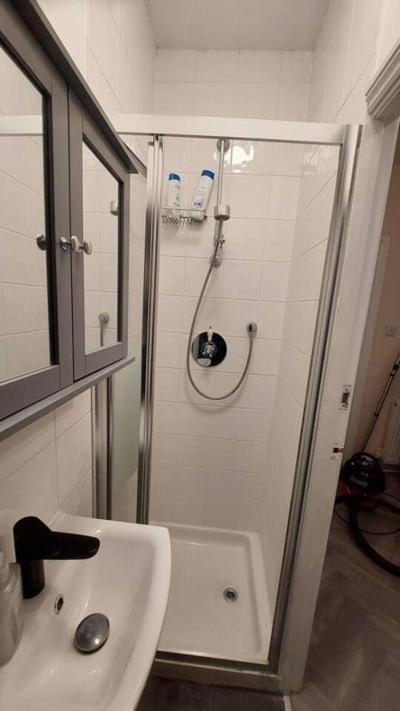 Impeccable 1 Bedroom Flat In * London