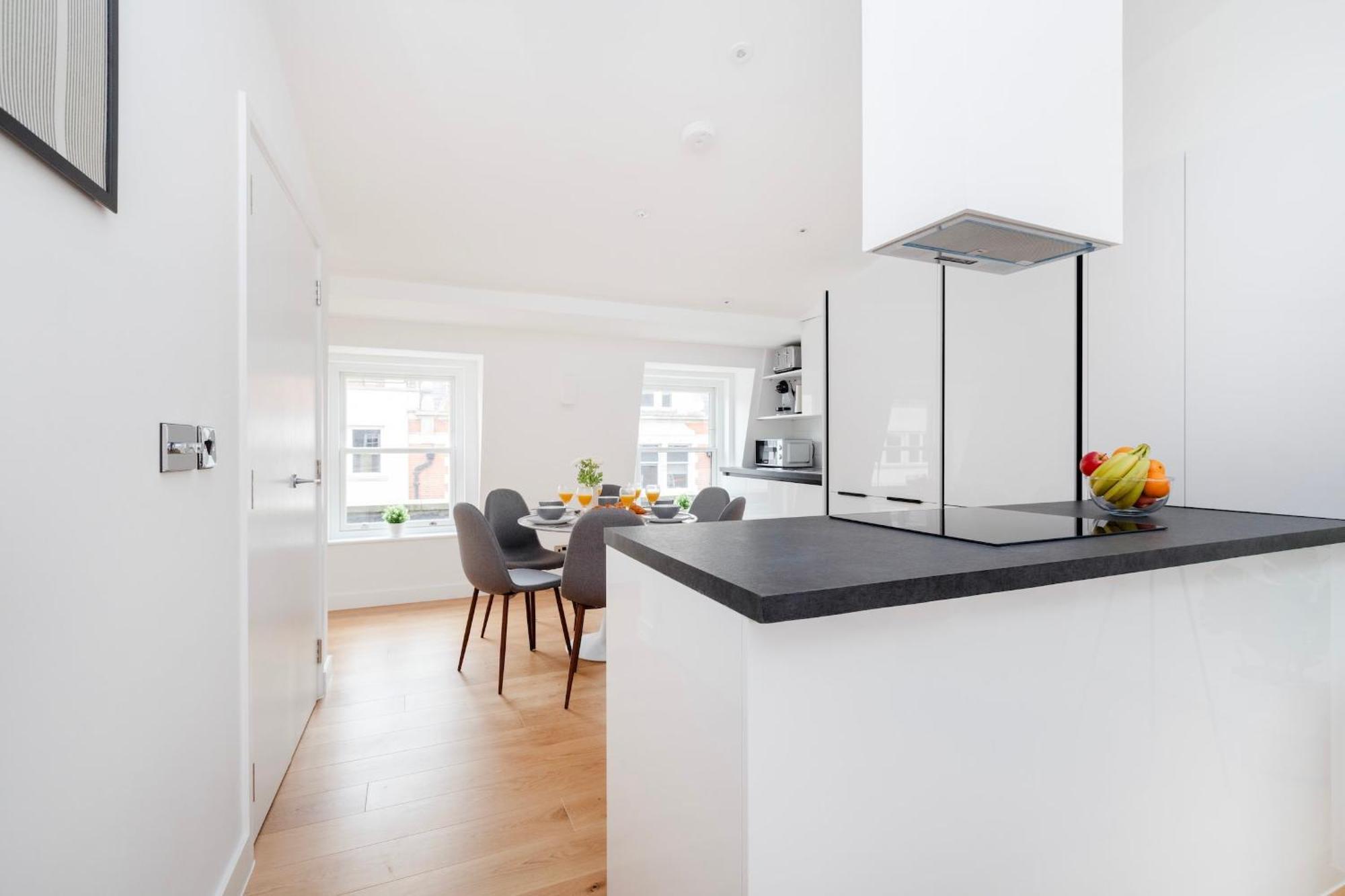 Fitzrovia & Soho - 2br With Balcony - Cityapartmentstay Londres