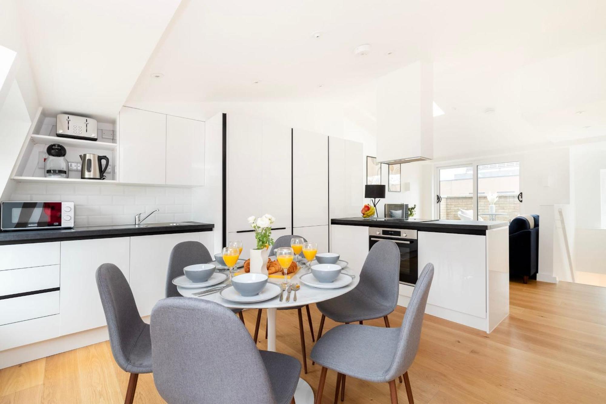 Fitzrovia & Soho - 2br With Balcony - Cityapartmentstay Appartement Londres