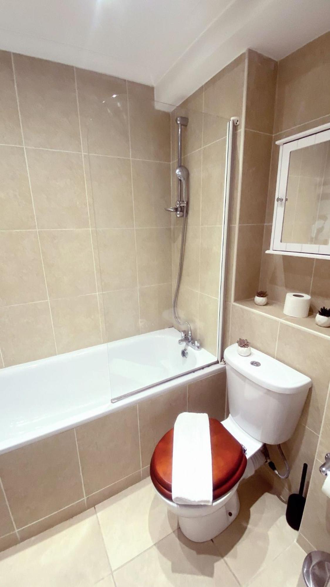 Uk Chaps Retreat: 2 Bedroom - 2bathroom Apartamento