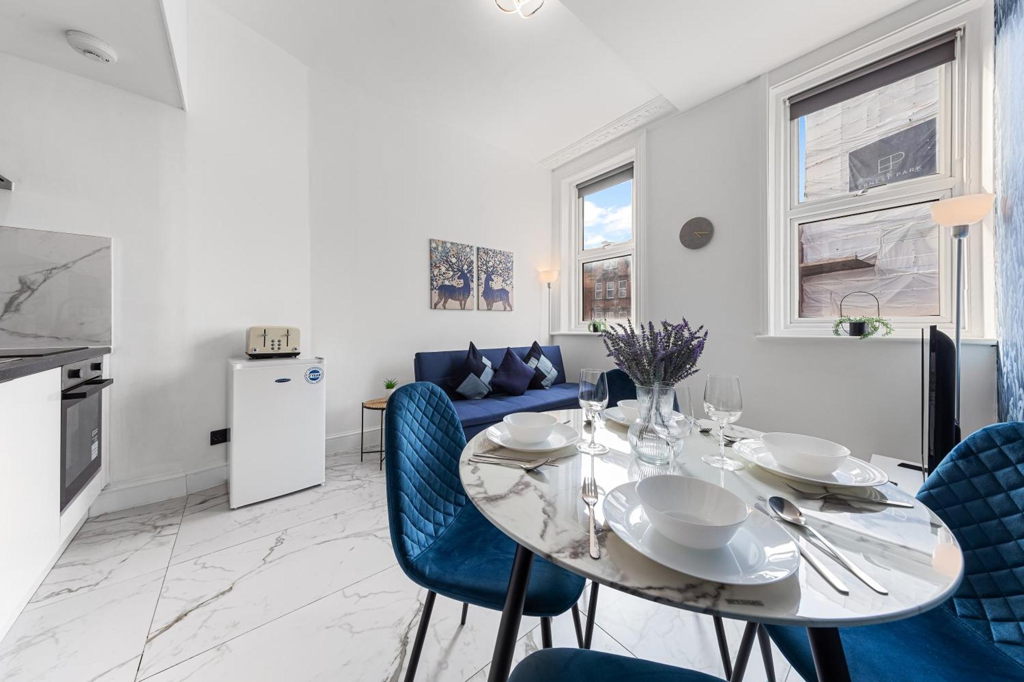Modern 2 Bedroom Flat - Near Primrose Hill, Camden Market, Regent's Park - Good Links To Kings Cross, Euston, Finchley Road Station - Nw3