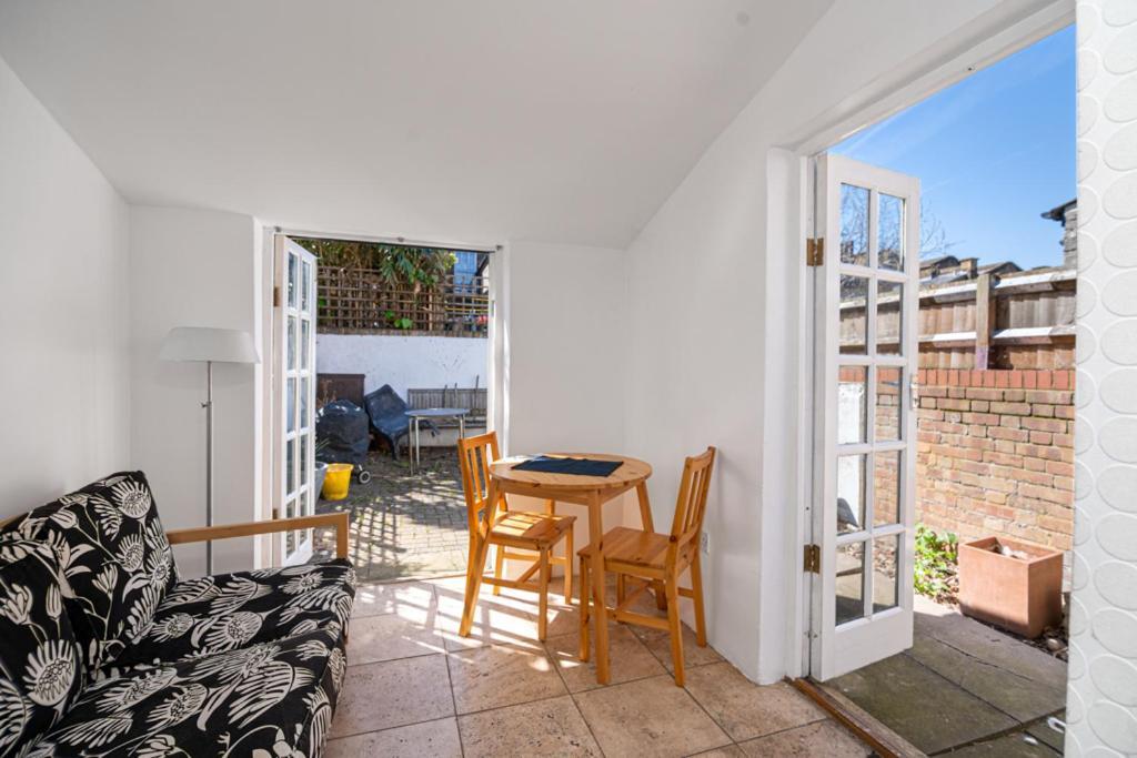 Refurbished Double Bedroom Casa de hóspedes *