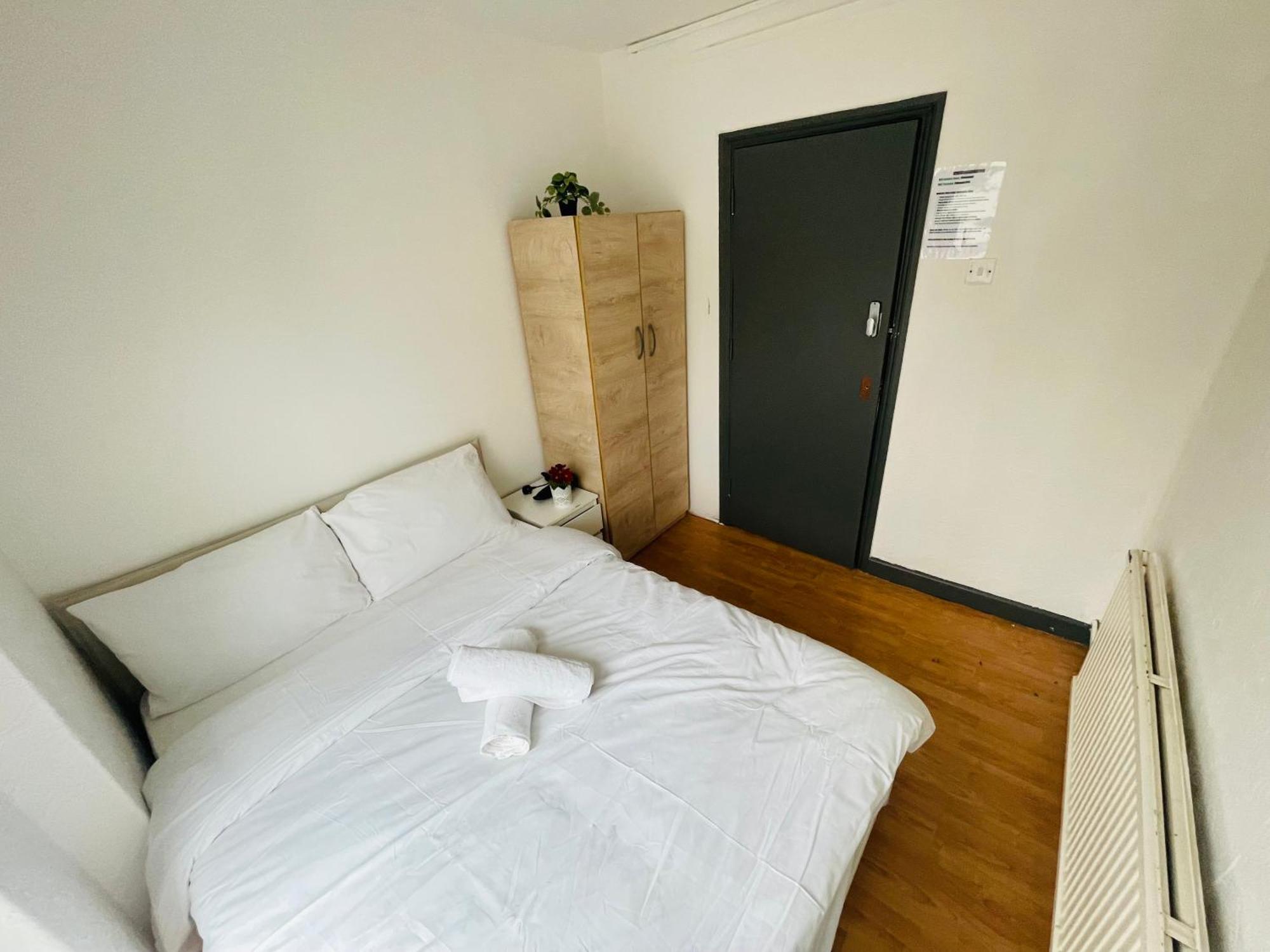 Double Near Canary Wharf 32 * Londres