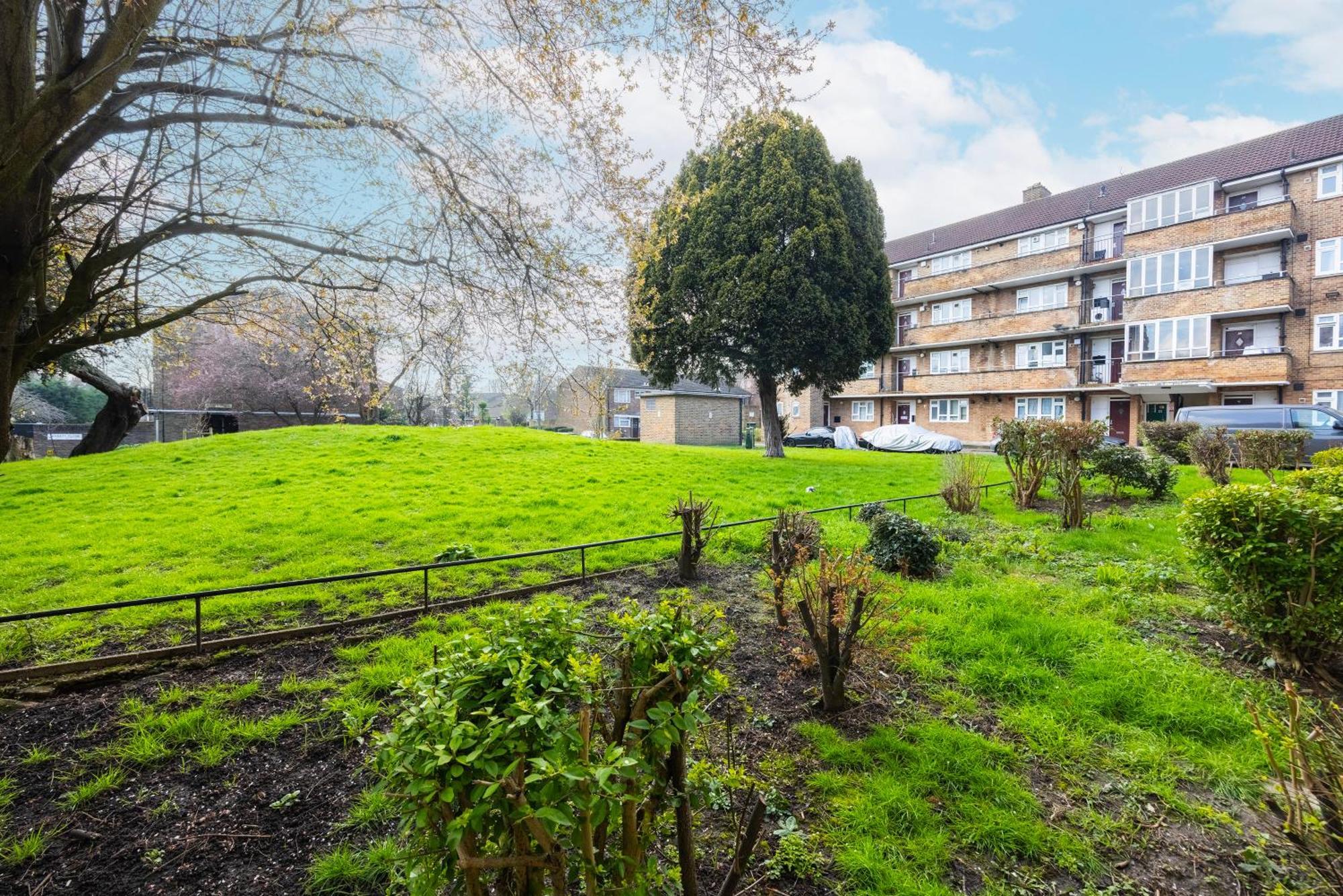 Modern 2 Bedroom Near Brixton Station