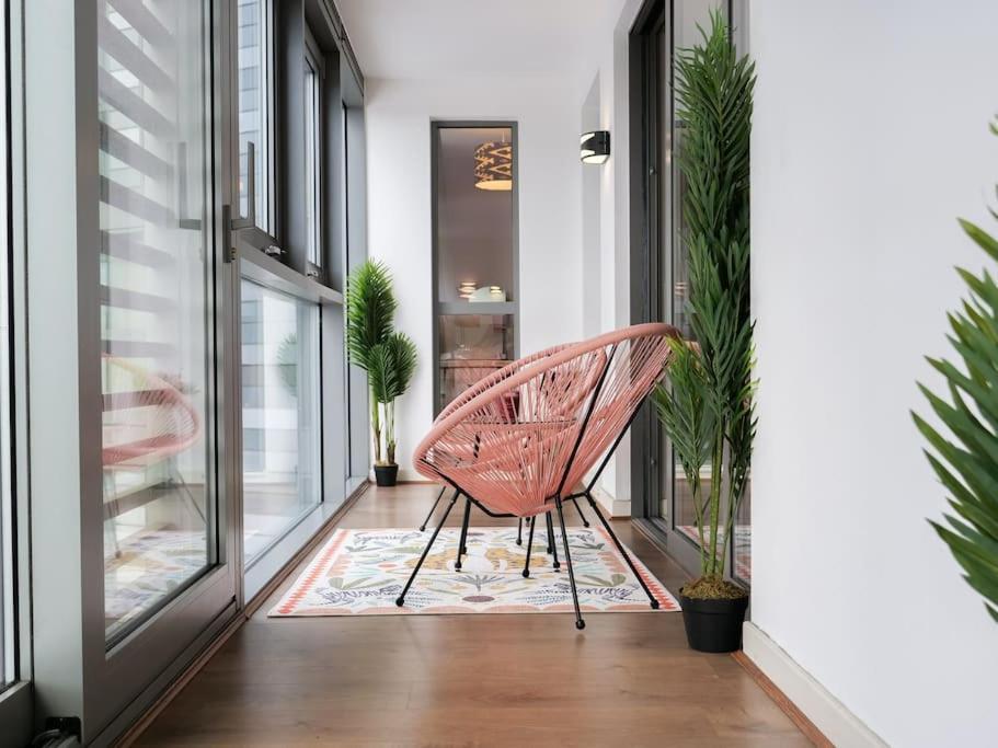 Apartamento Stylish Urban Sanctuary With Parking