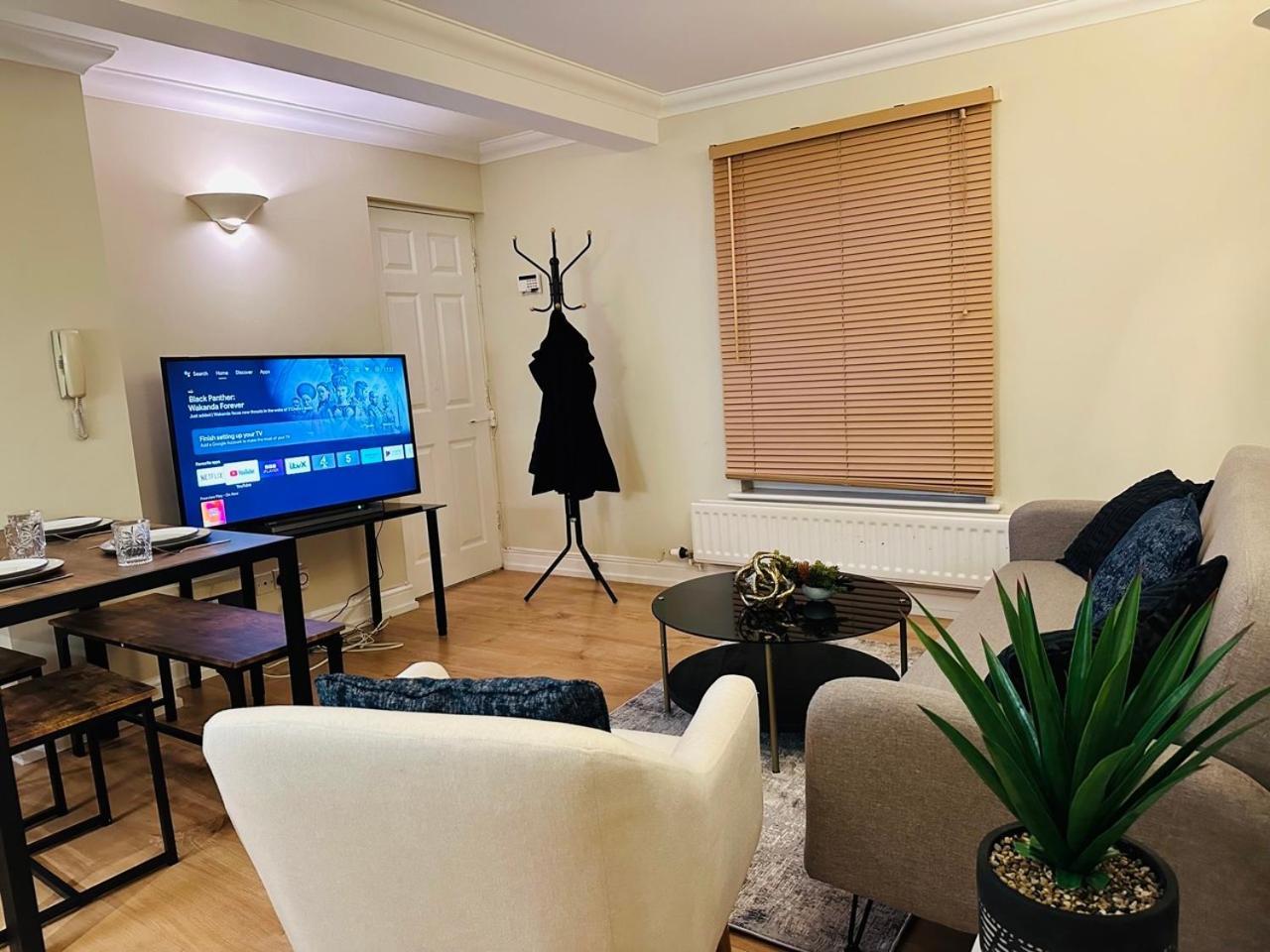 Wimbledon Elegance: 2-bedroom Retreat Londres