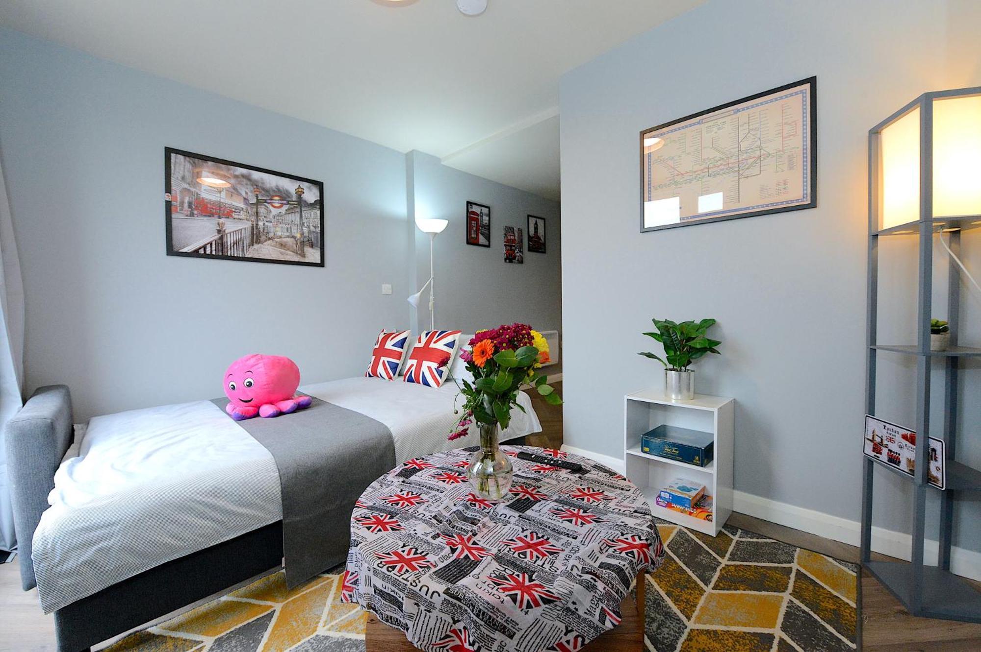 Apartamento 2 Bed Terraced Flat Piccadilly Line Londres