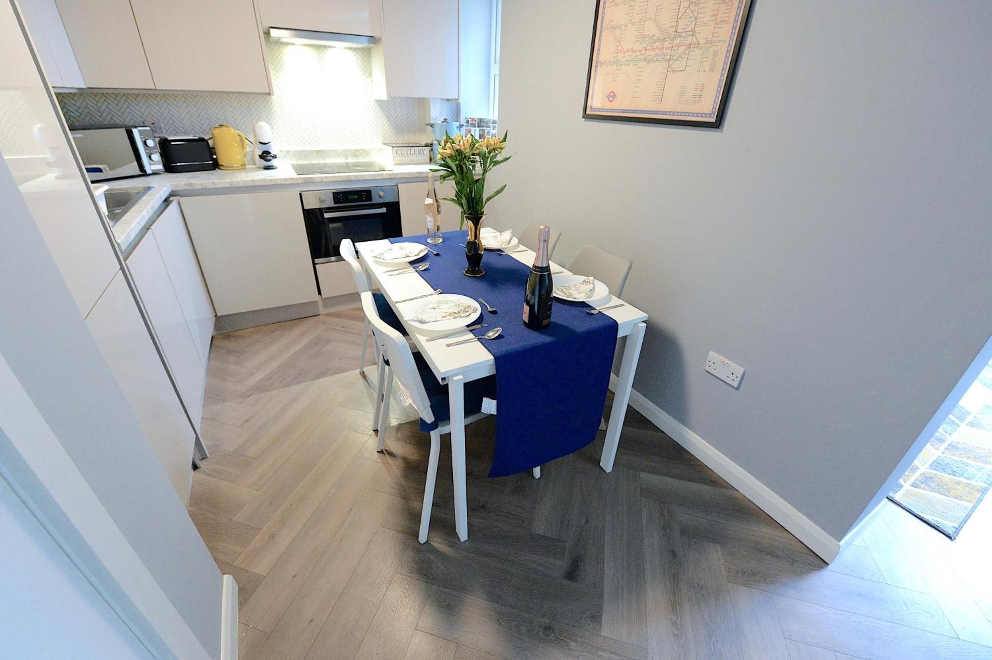 2 Bed Terraced Flat Piccadilly Line Londres