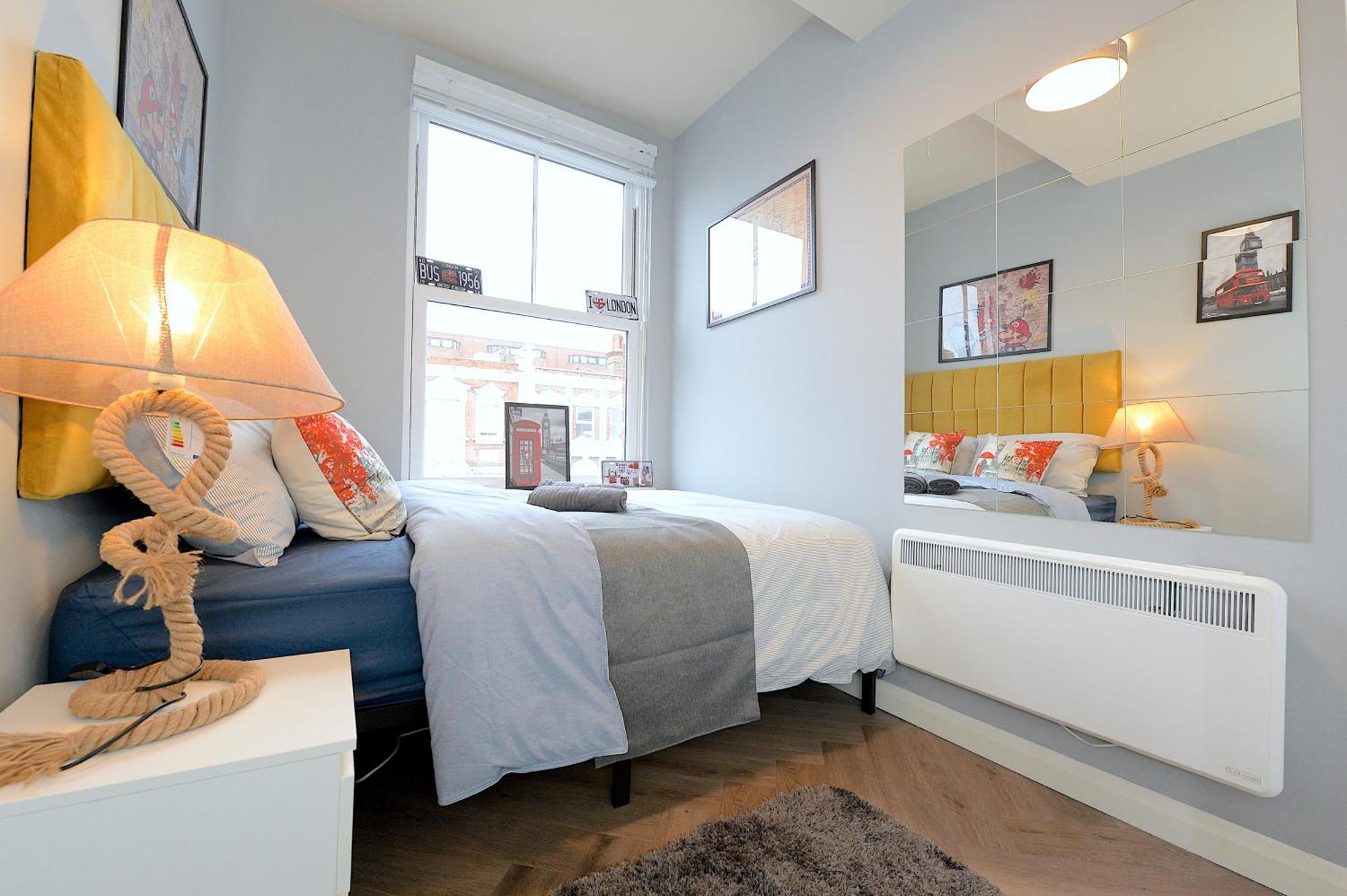 2 Bed Terraced Flat Piccadilly Line * Londres