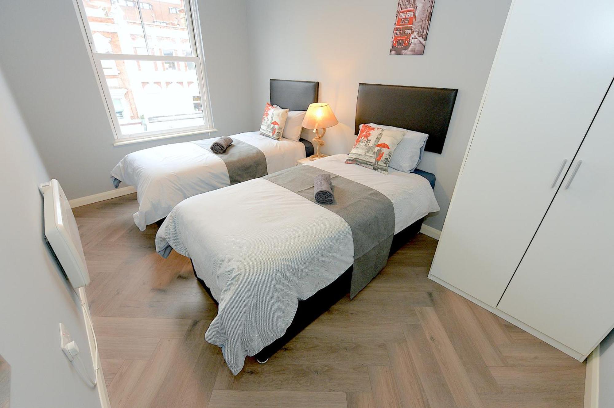2 Bed Terraced Flat Piccadilly Line Apartamento Londres