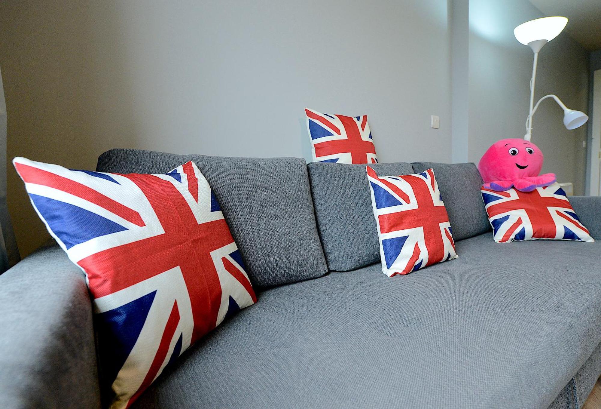 2 Bed Terraced Flat Piccadilly Line Apartamento *