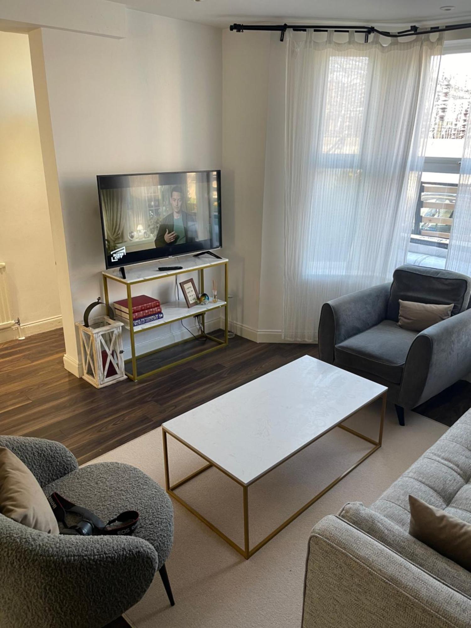 Spacious 2 Bedroom With Garden And Driveway Near Wimbledon * Londres