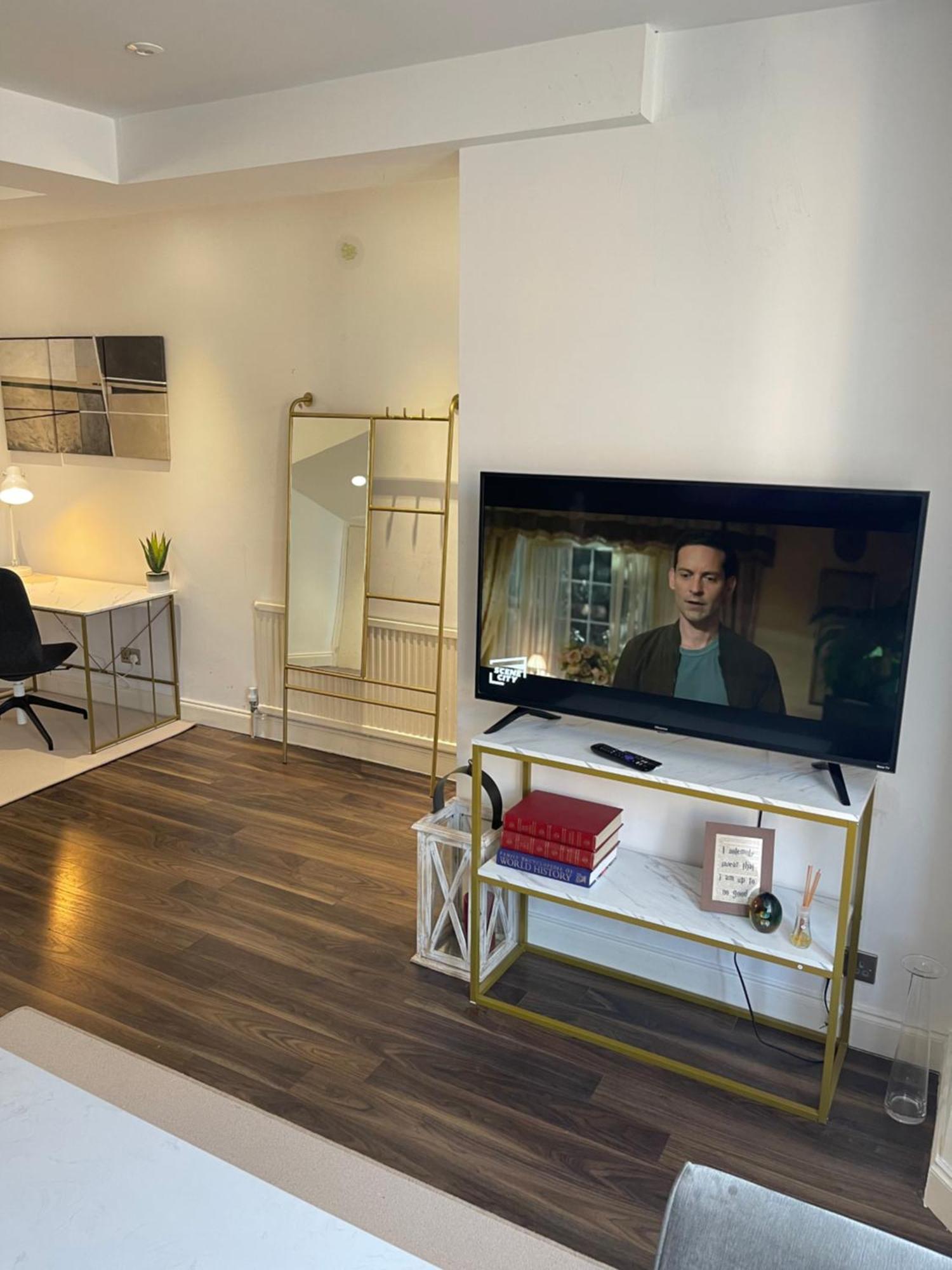 Apartamento Spacious 2 Bedroom With Garden And Driveway Near Wimbledon *