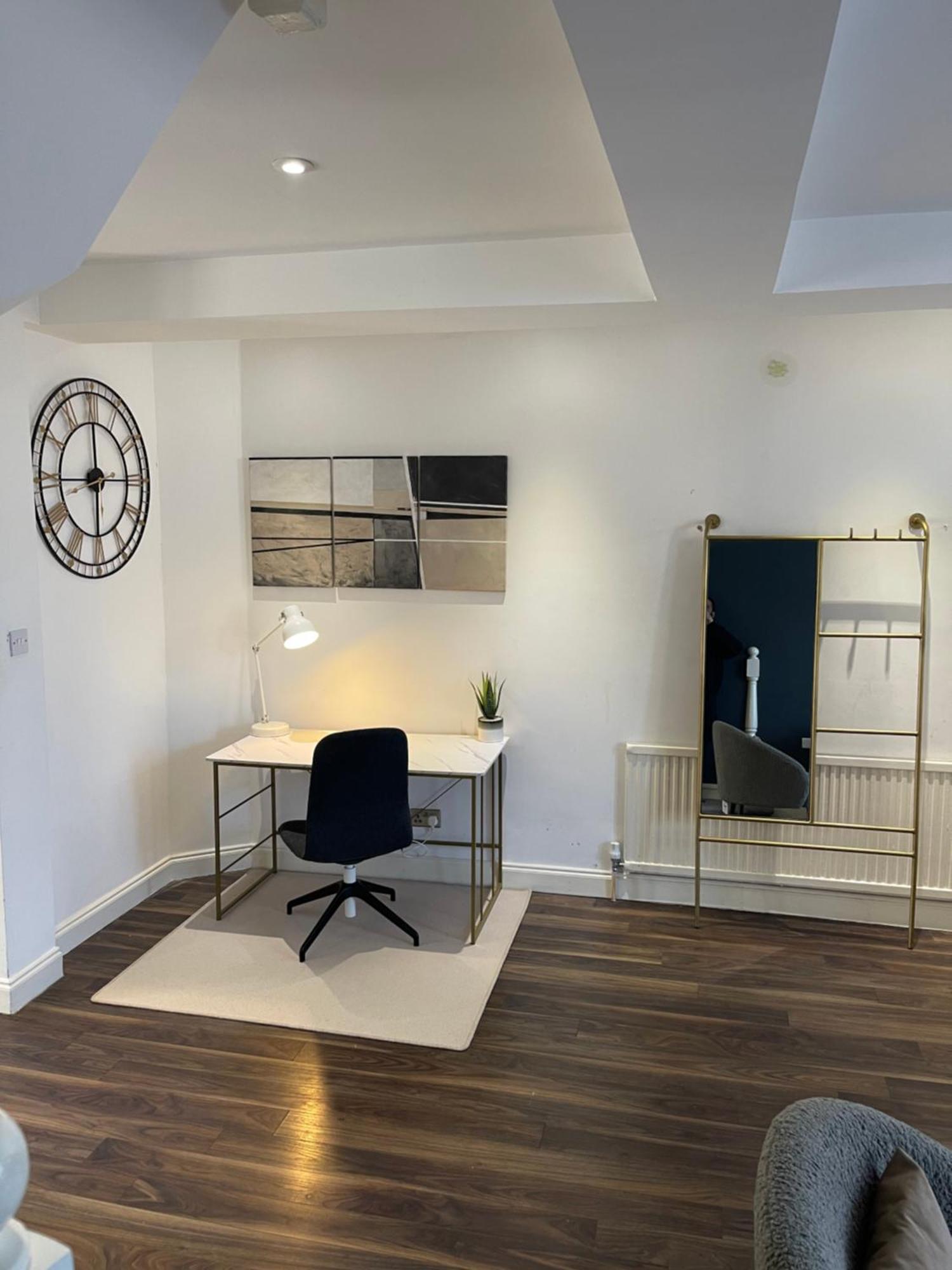 Spacious 2 Bedroom With Garden And Driveway Near Wimbledon Apartamento