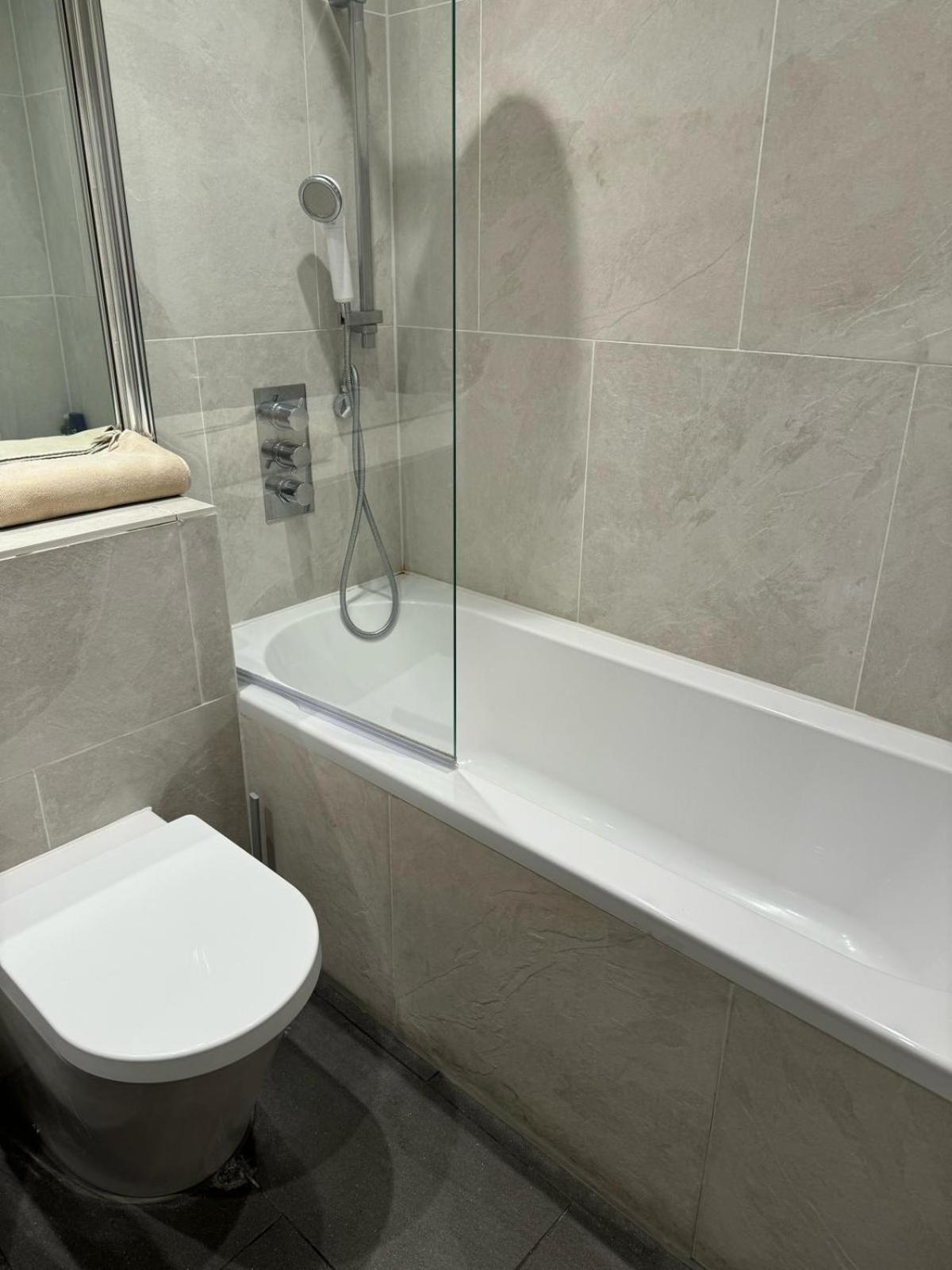 Two Bed In Battersea 2