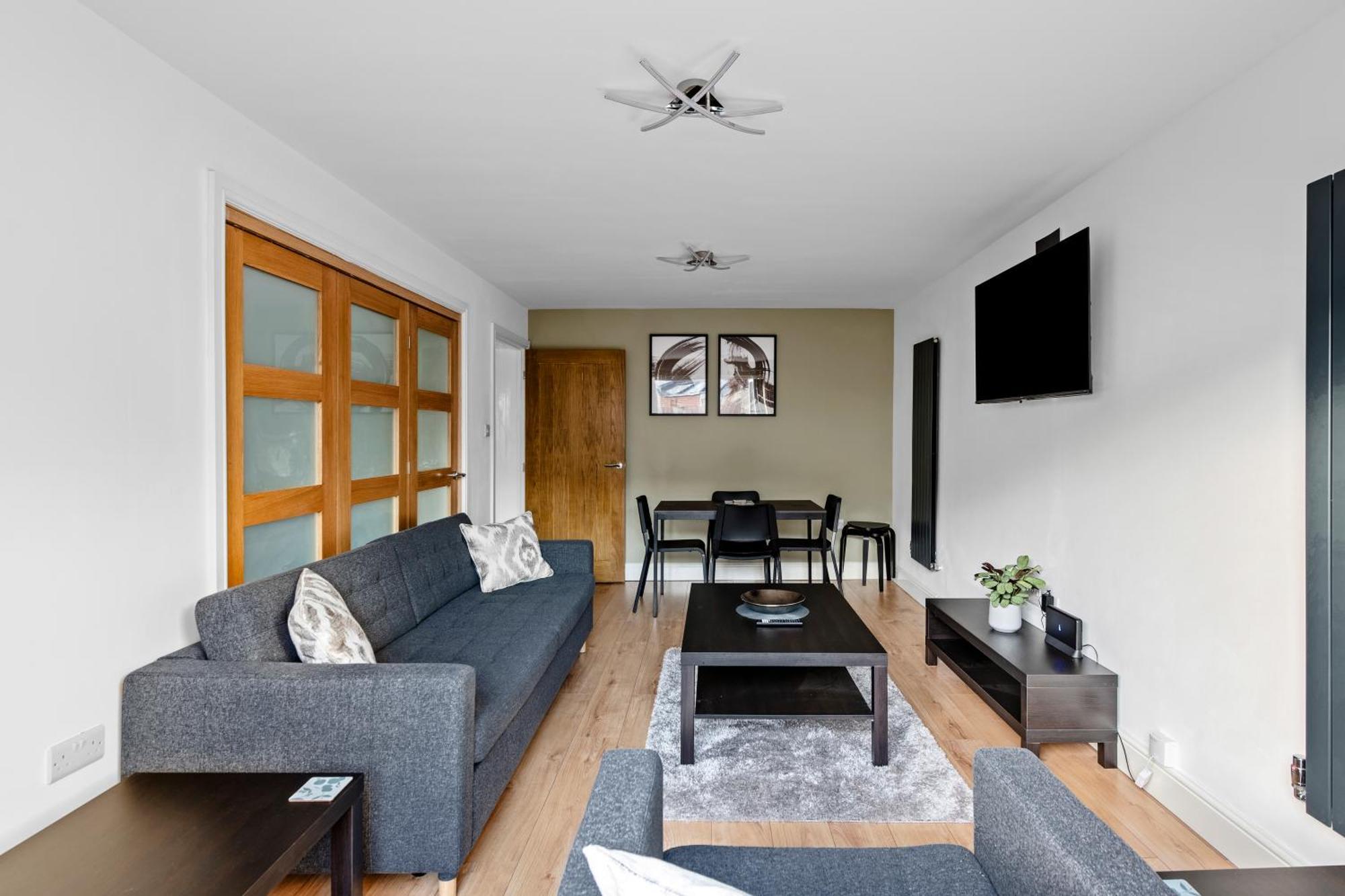 Stylish 2 Bed In East Ham, Close To Excel