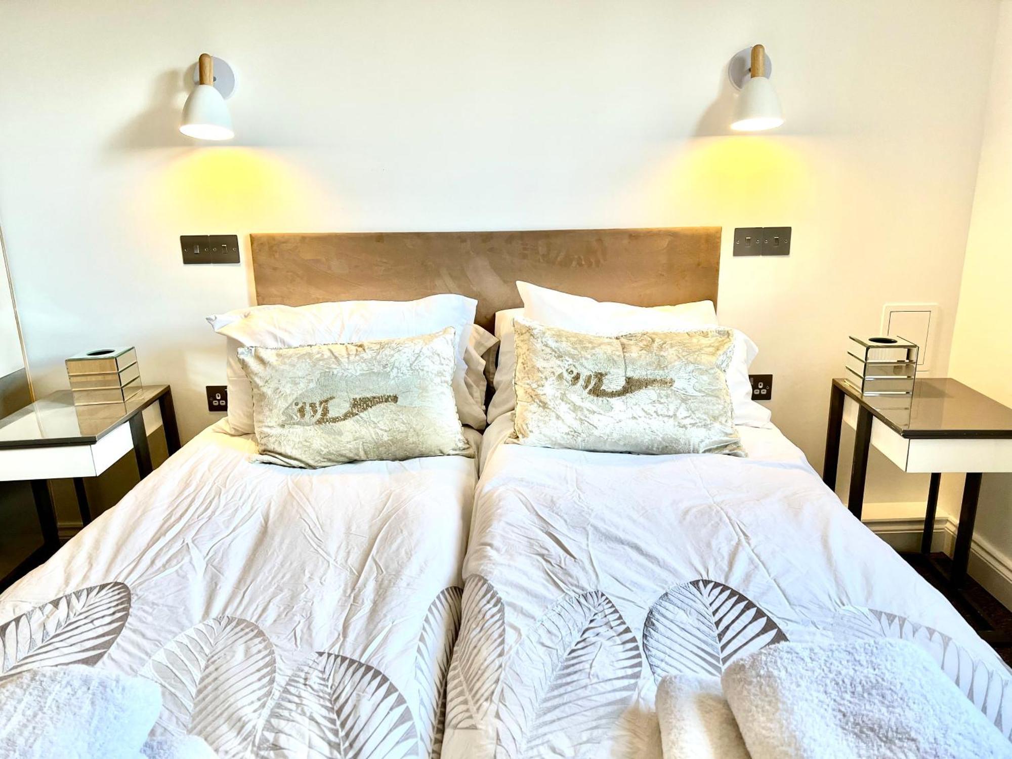 Stylish 2br Designer Flat Holland Park Apartamento