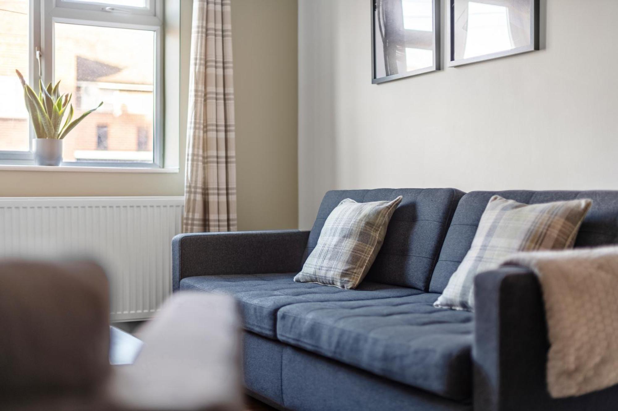 Cosy 2 Bedroom Flat In East Ham, Close To Excel *