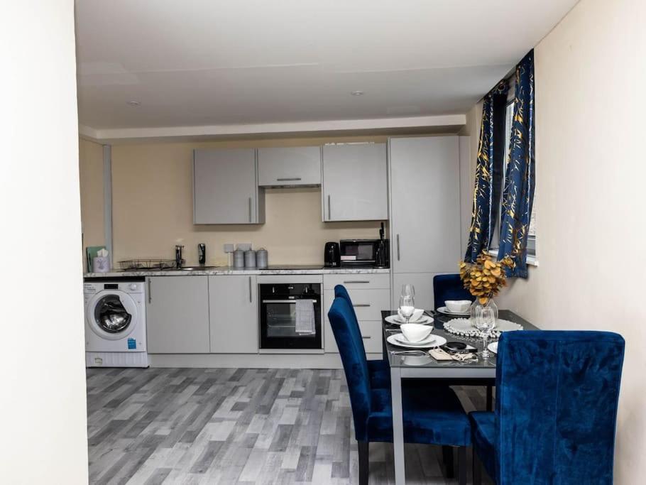 1 Bedroom-sofabed-worktable-4-wifi-parking * Londres