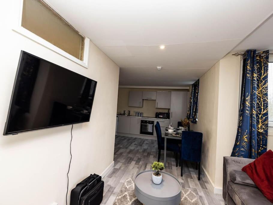 1 Bedroom-sofabed-worktable-4-wifi-parking Apartamento Londres