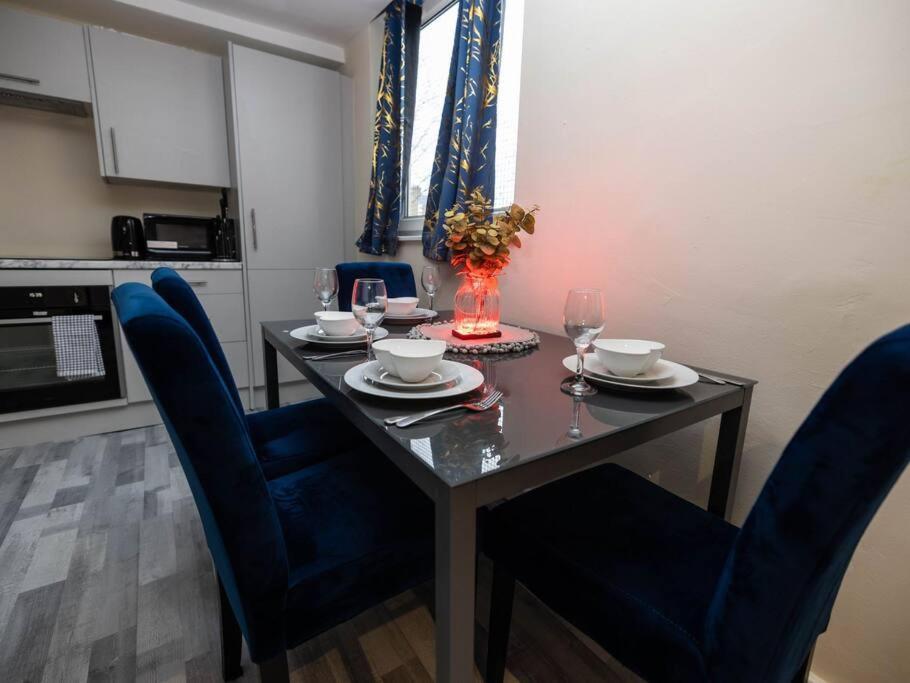 Apartamento 1 Bedroom-sofabed-worktable-4-wifi-parking *