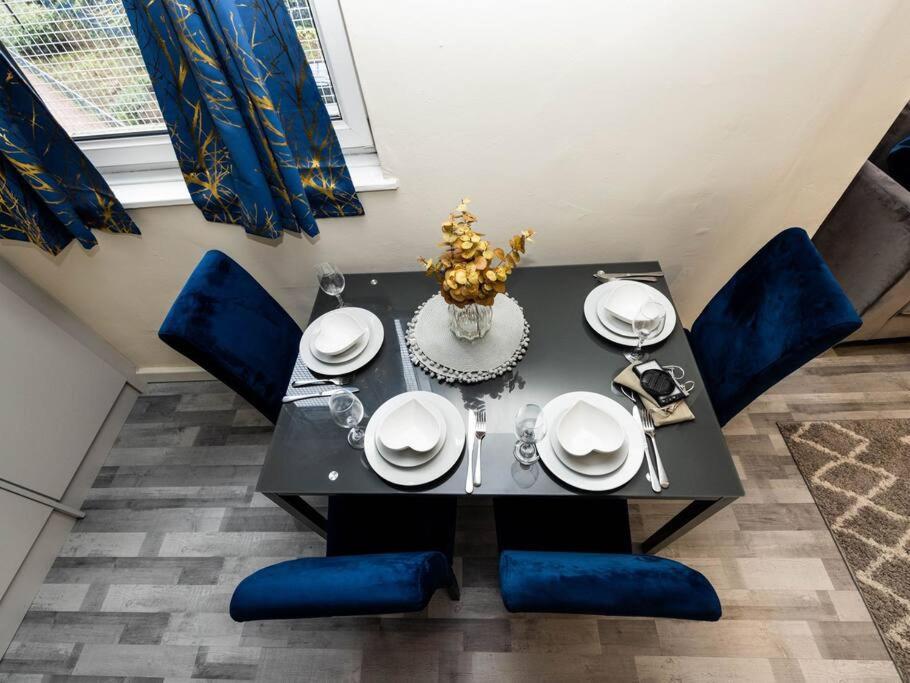 1 Bedroom-sofabed-worktable-4-wifi-parking Apartamento