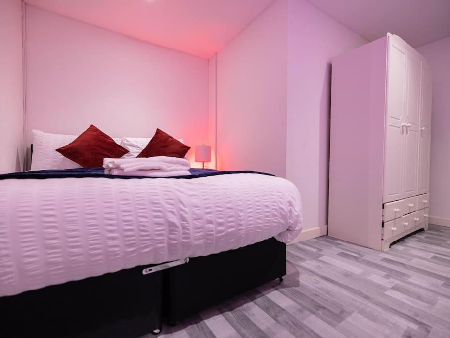 1 Bedroom-sofabed-worktable-4-wifi-parking * Londres