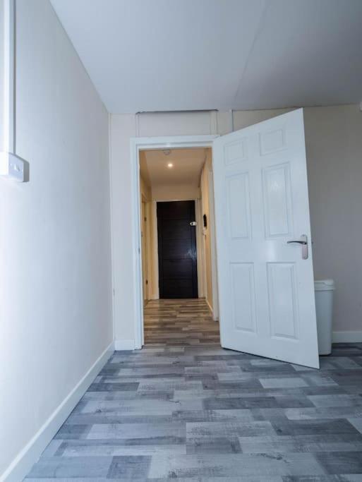 1 Bedroom-sofabed-worktable-4-wifi-parking * Londres