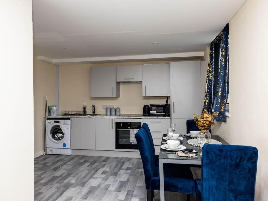 1 Bedroom-sofabed-worktable-4-wifi-parking Apartamento