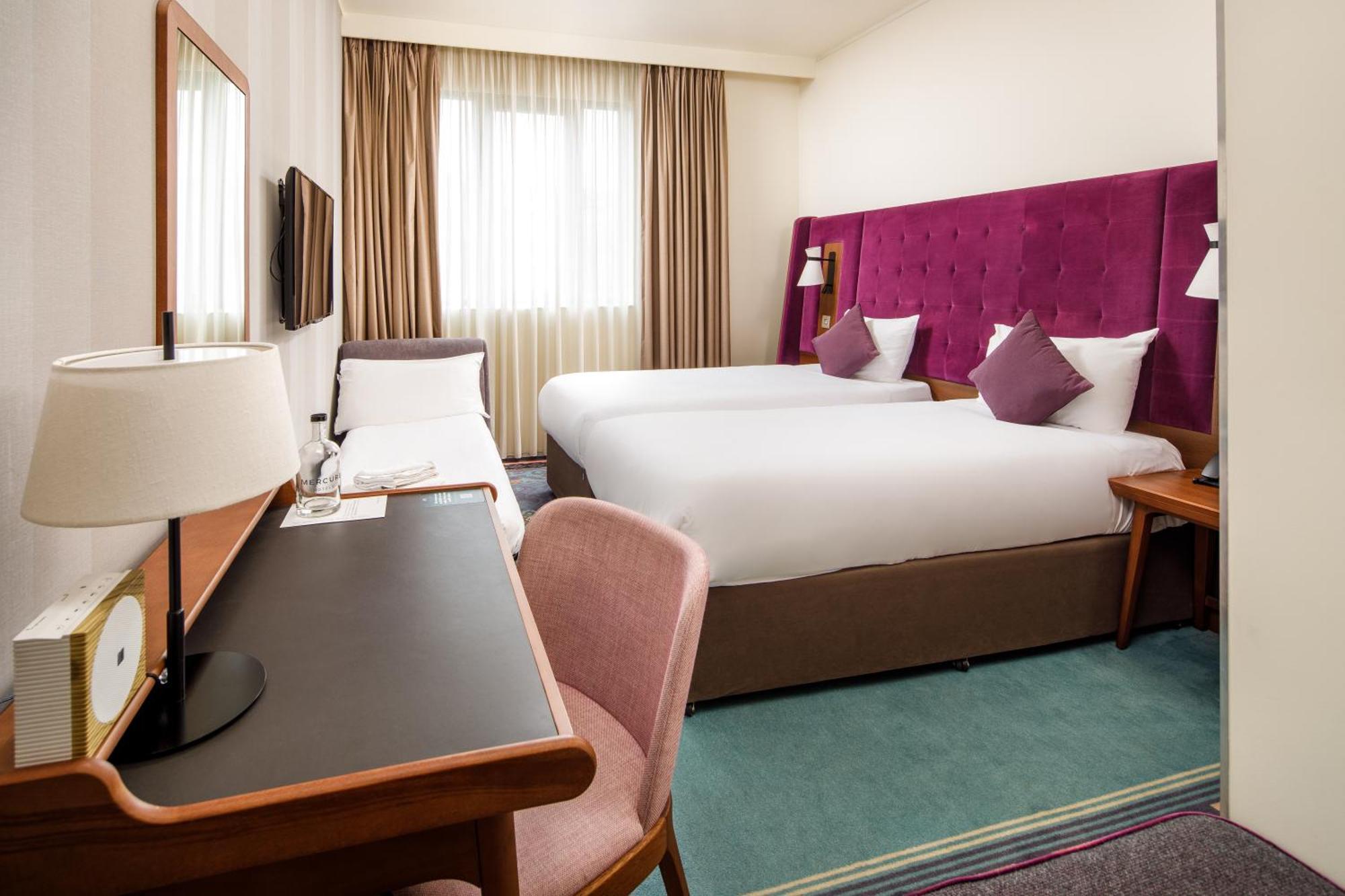 Mercure Bridge 4*