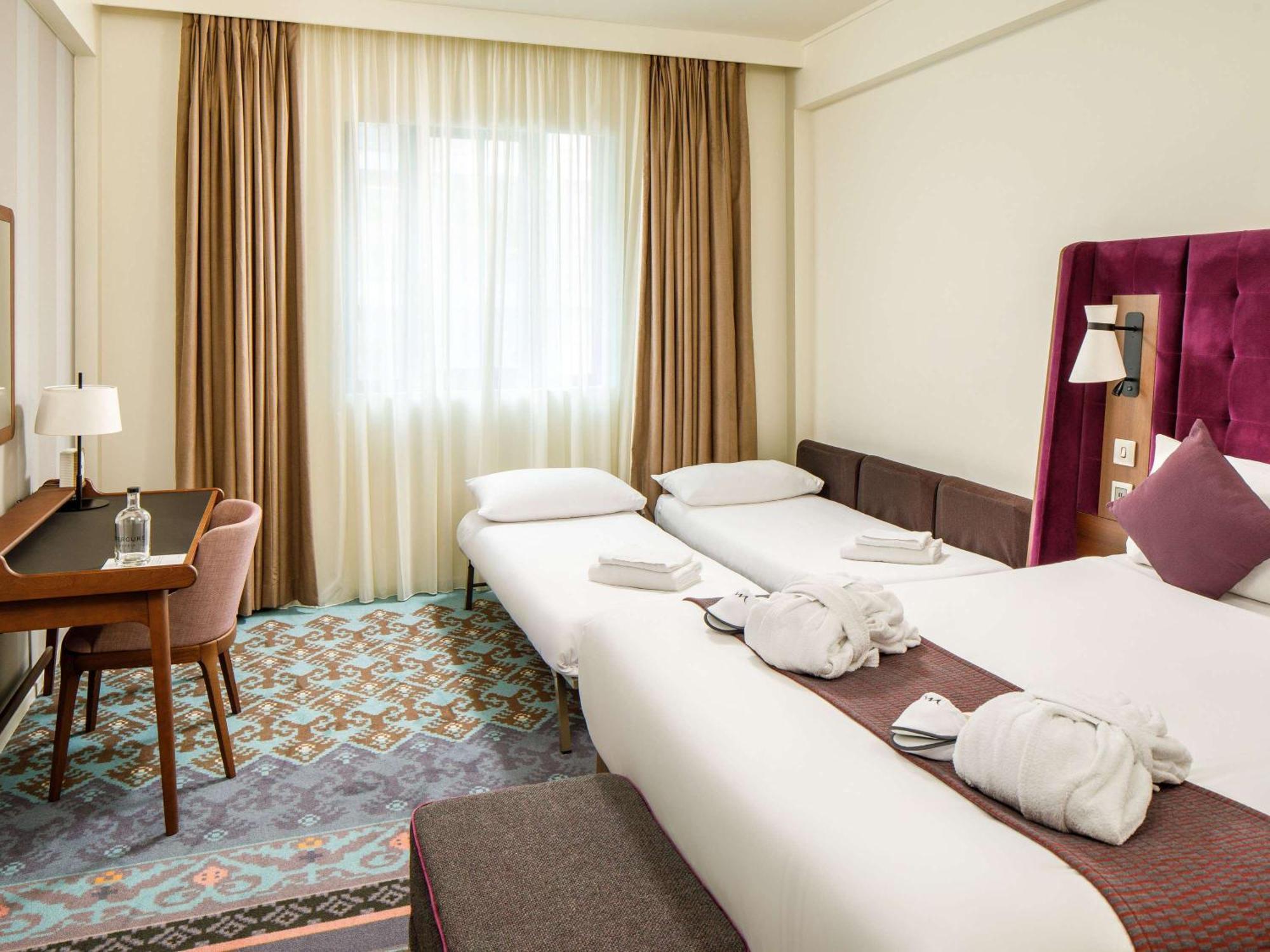 Mercure Bridge 4*