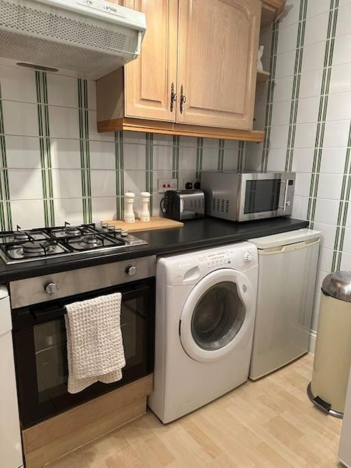 2 Bed Chic Vintage Flat At Bayswater Apartamento