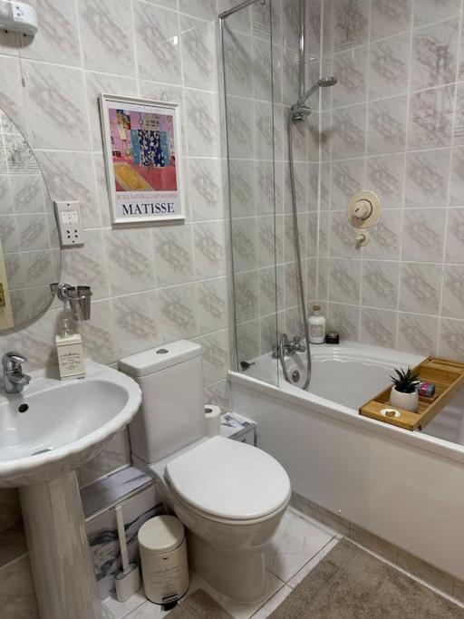 2 Bed Chic Vintage Flat At Bayswater * Londres