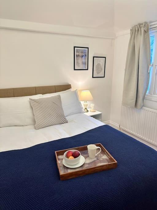 2 Bed Chic Vintage Flat At Bayswater Apartamento