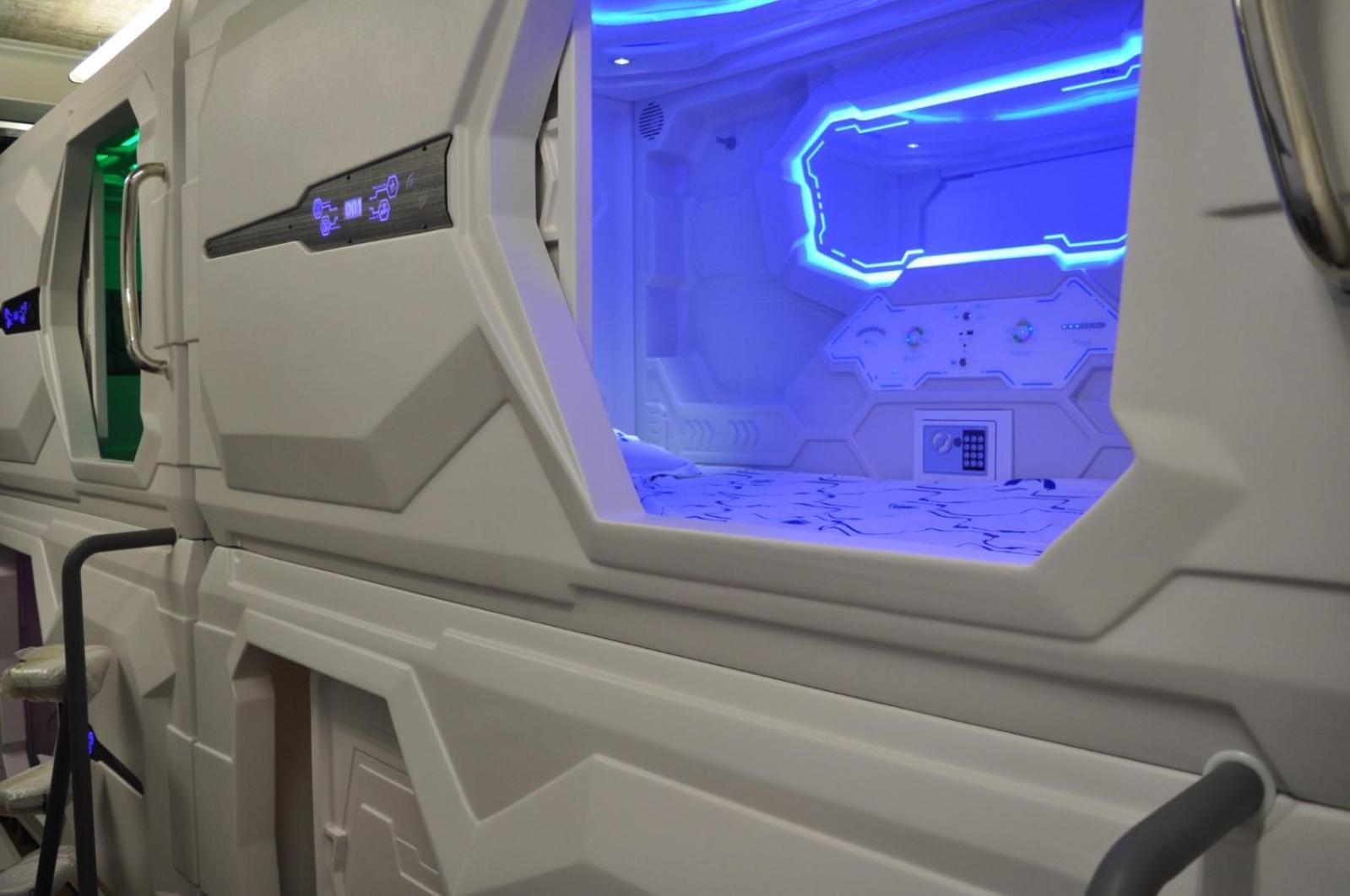 Cosmos Capsule Coworking Hotel cápsula *
