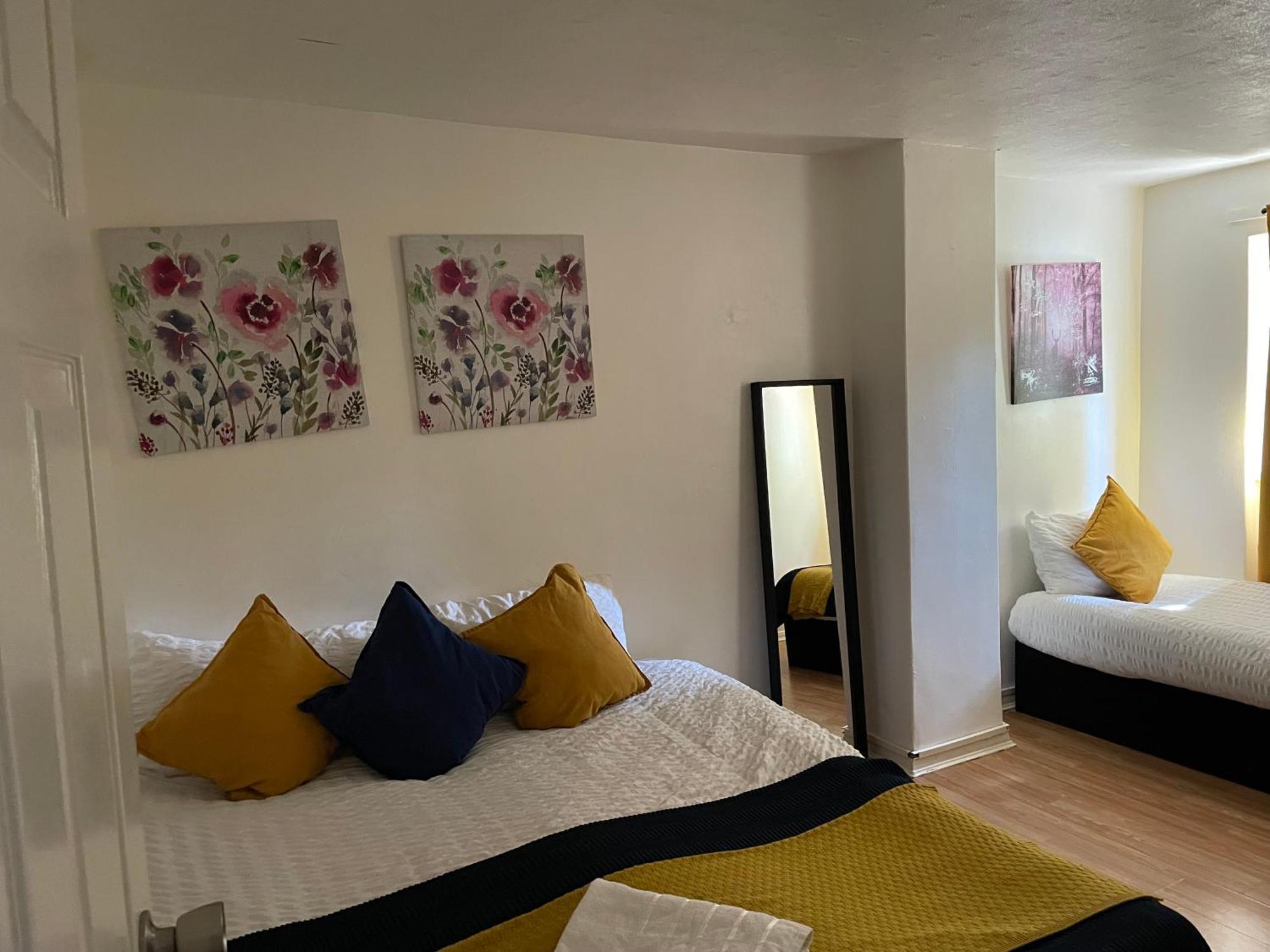 Stratford 3 Bedrooms House, Separate Reception, Close To Abba, Westfield, Olympic Stadium *
