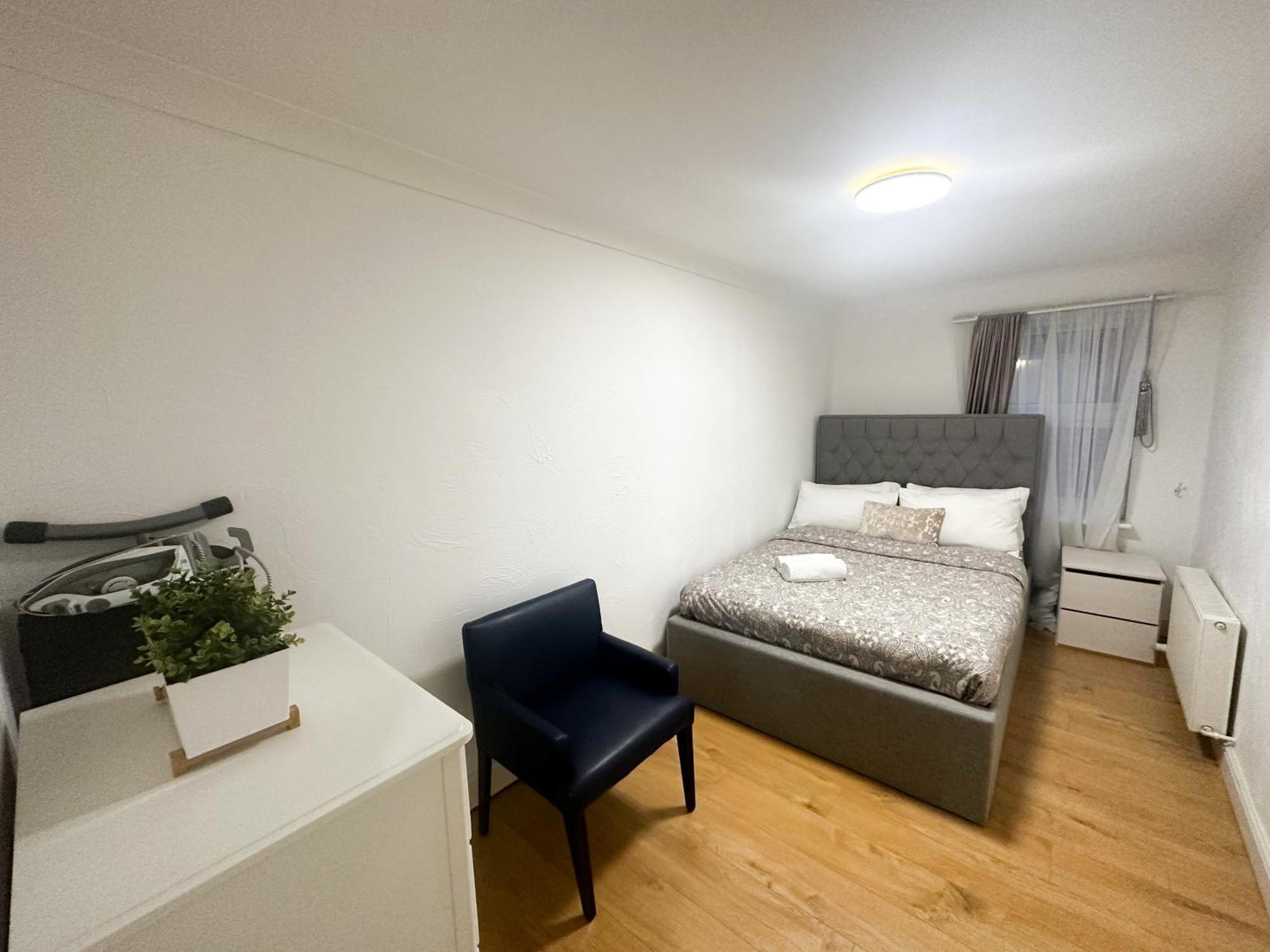 Flat 4, In Aldgate * Londres