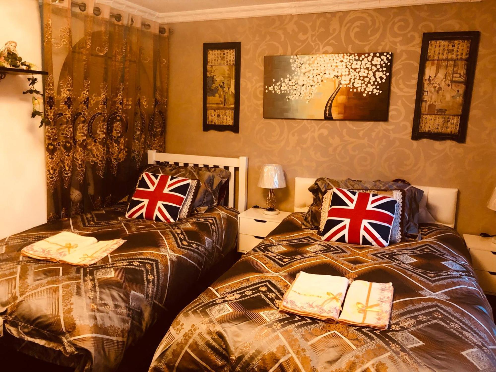 Cheerful 4 Bedroom House With Garden Free Parking * Londres
